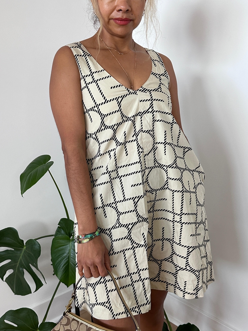Castro Scandi Bird Summer Geometric Monogram V-Neck Mini Dress Cream Black Sz S